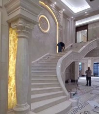 大理石楼梯护板墙有何作用？